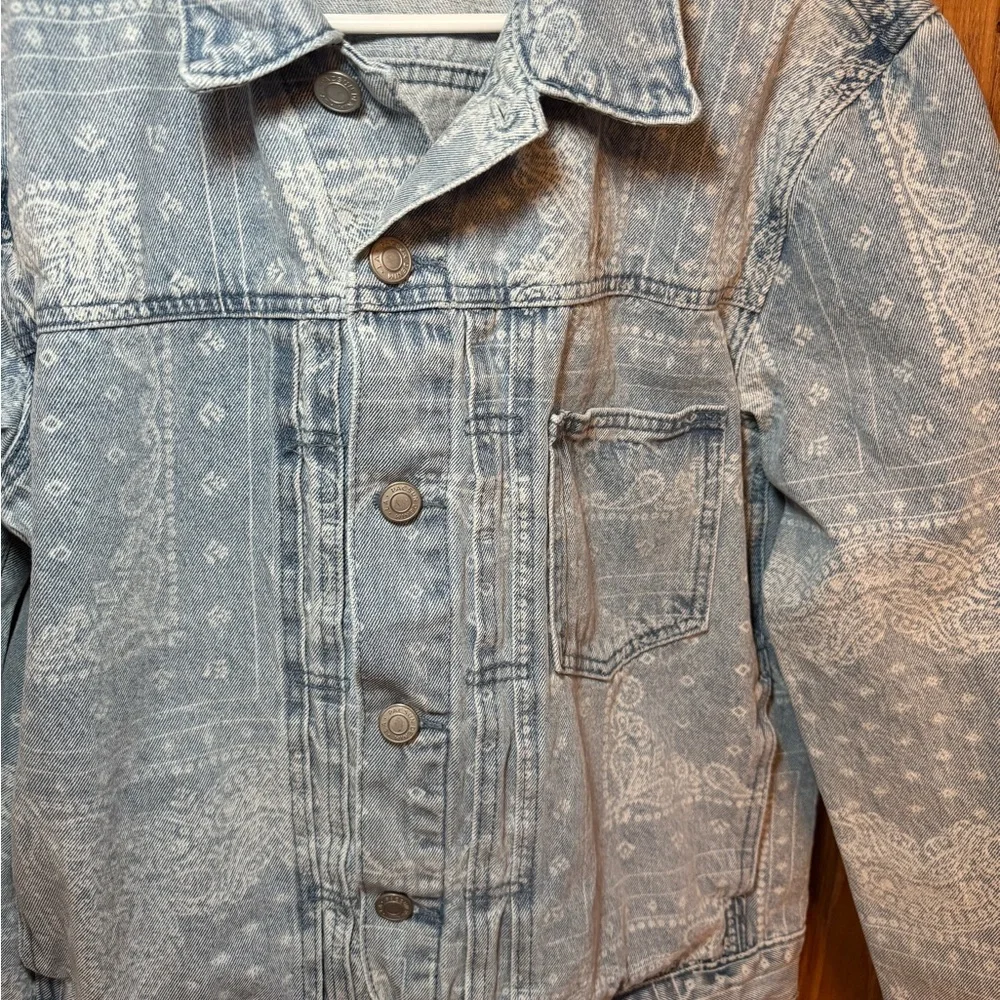 PacSun Men’s Light Wash Paisley Print Denim Jacket Size L - Picture 5 of 16